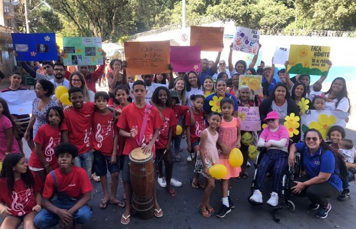 Feira de Santo Antônio recebe ações de conscientização sobre Maio Laranja