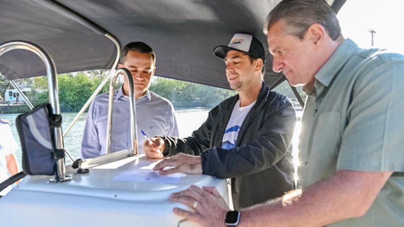 Gestão Pazolini doa lancha ao Instituto O Canal para reforçar ações de preservação ambiental