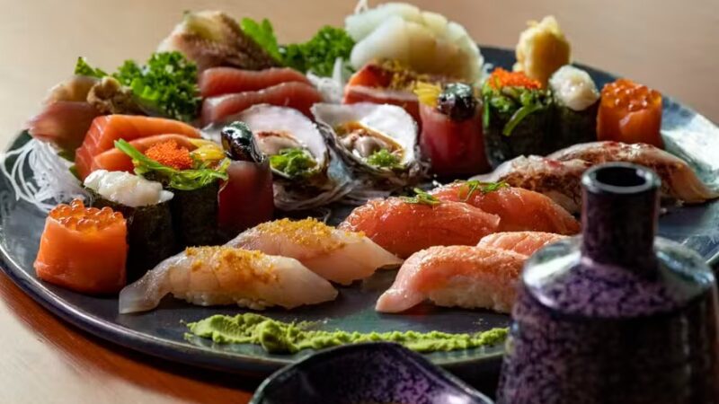 Empresário cria “rua do Japão” na Praia do Canto com quatro restaurantes