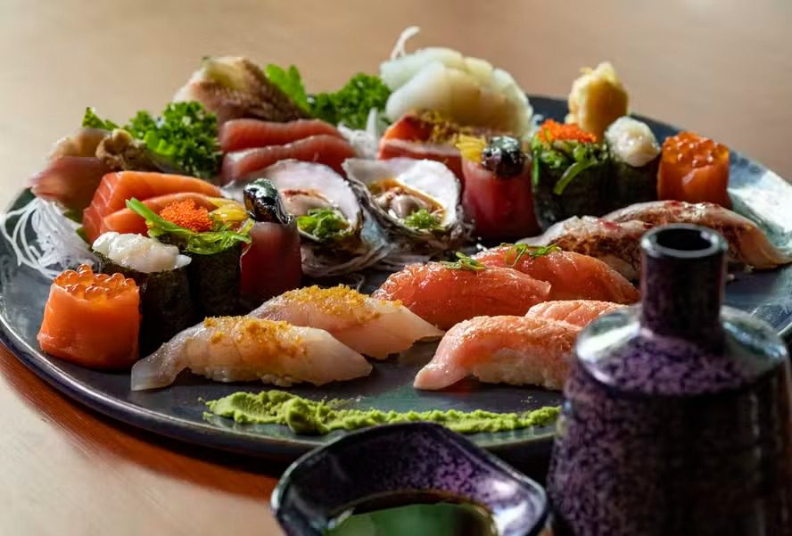 Empresário cria “rua do Japão” na Praia do Canto com quatro restaurantes