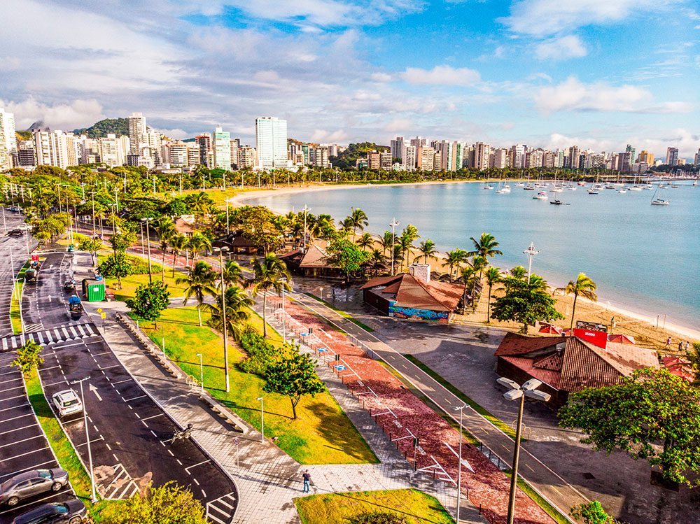 Vitória confirma qualidade da água e garante proteção a quem frequenta as praias