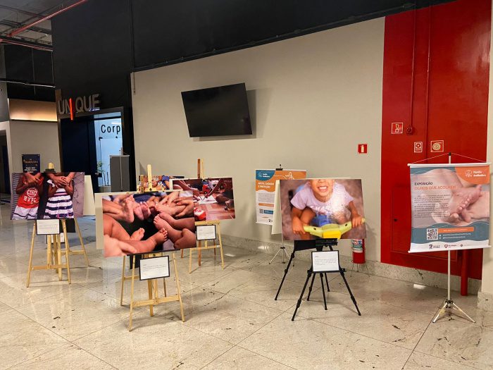 Exposição “Olhos que Acolhem” chega ao TRT e dá visibilidade ao acolhimento de crianças e adolescentes em Vitória
