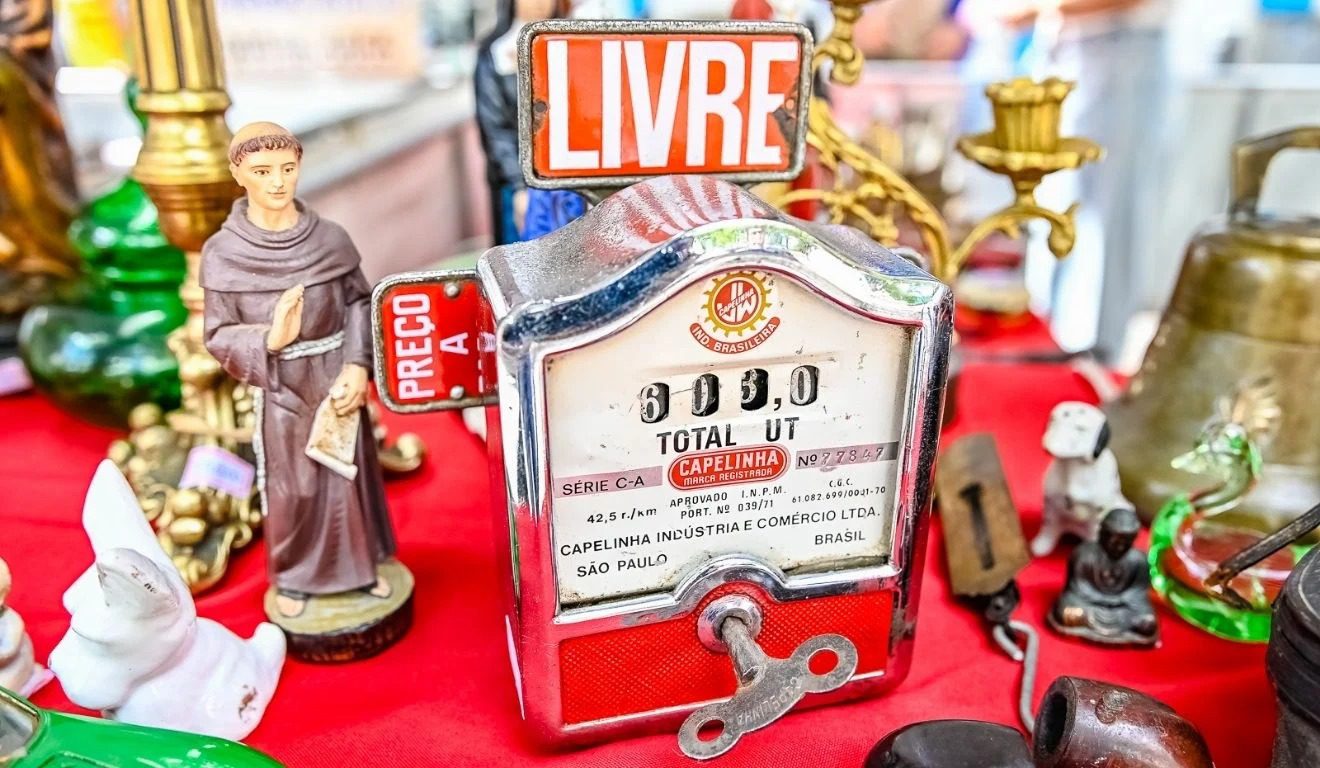 Rua da Lama recebe Feira de Antiguidades com peças raras e programação cultural neste sábado