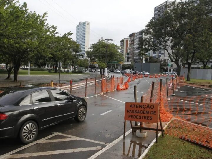 Mudanças no trânsito da Praia do Canto já estão valendo e fazem parte de obra para reduzir alagamentos em Vitória