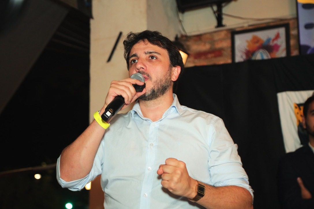 De fenômeno digital a nome competitivo: Renan Santos cresce e incomoda adversários