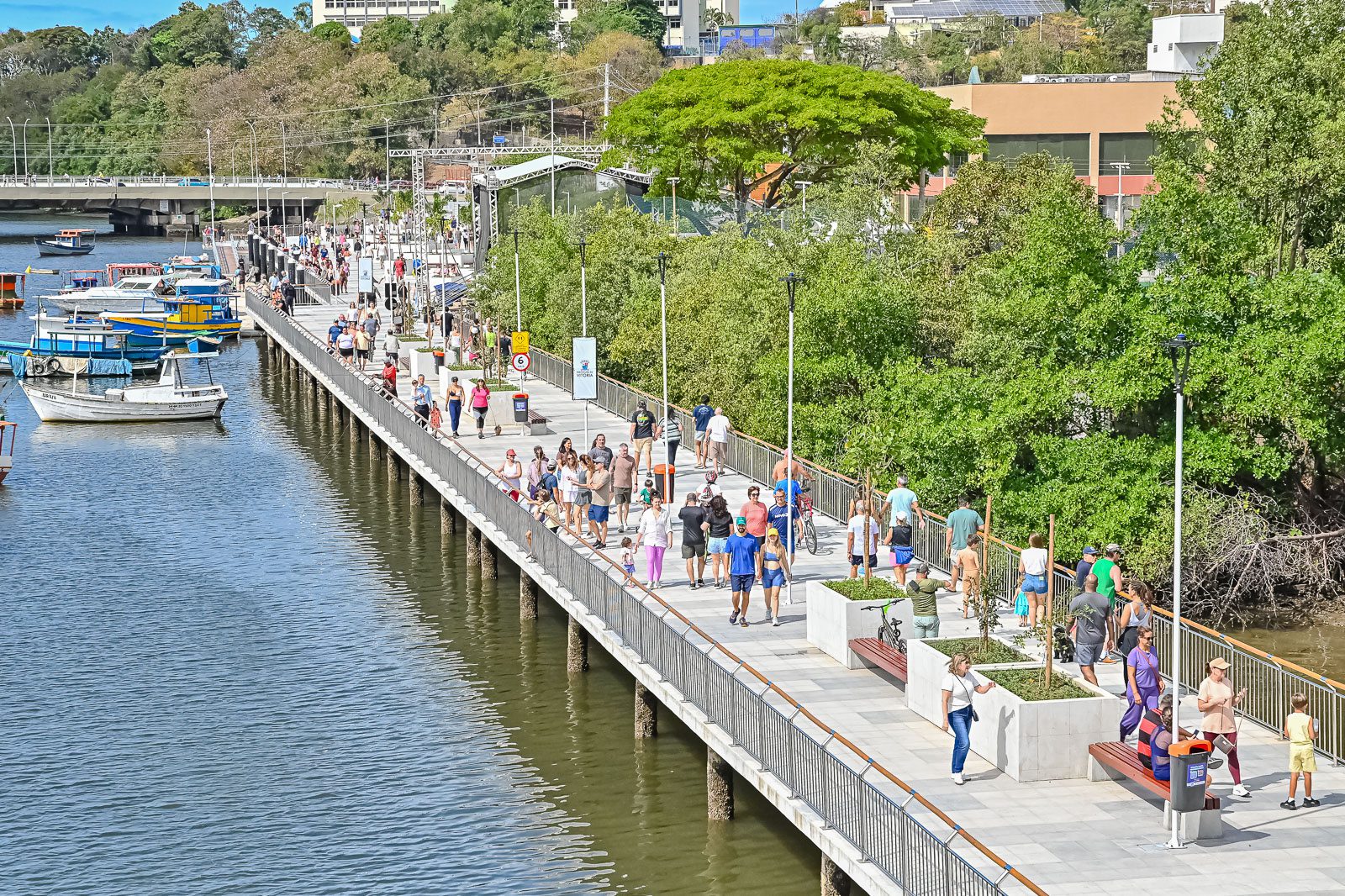 Nova Orla do Canal de Camburi atrai grande público e se consolida como novo ponto de lazer no primeiro domingo após inauguração