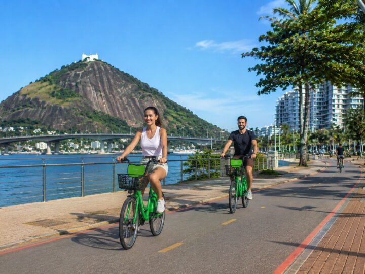 Vitória incentiva mobilidade sustentável com bicicletas compartilhadas gratuitas