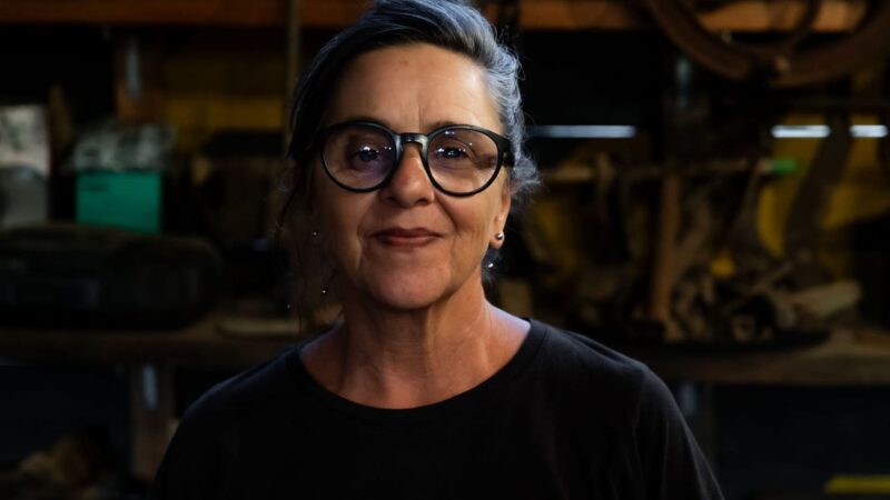 “Entre Tempo e Coisas”: Rosana Paste celebra 40 anos de produção artística com exposição inédita no MAES