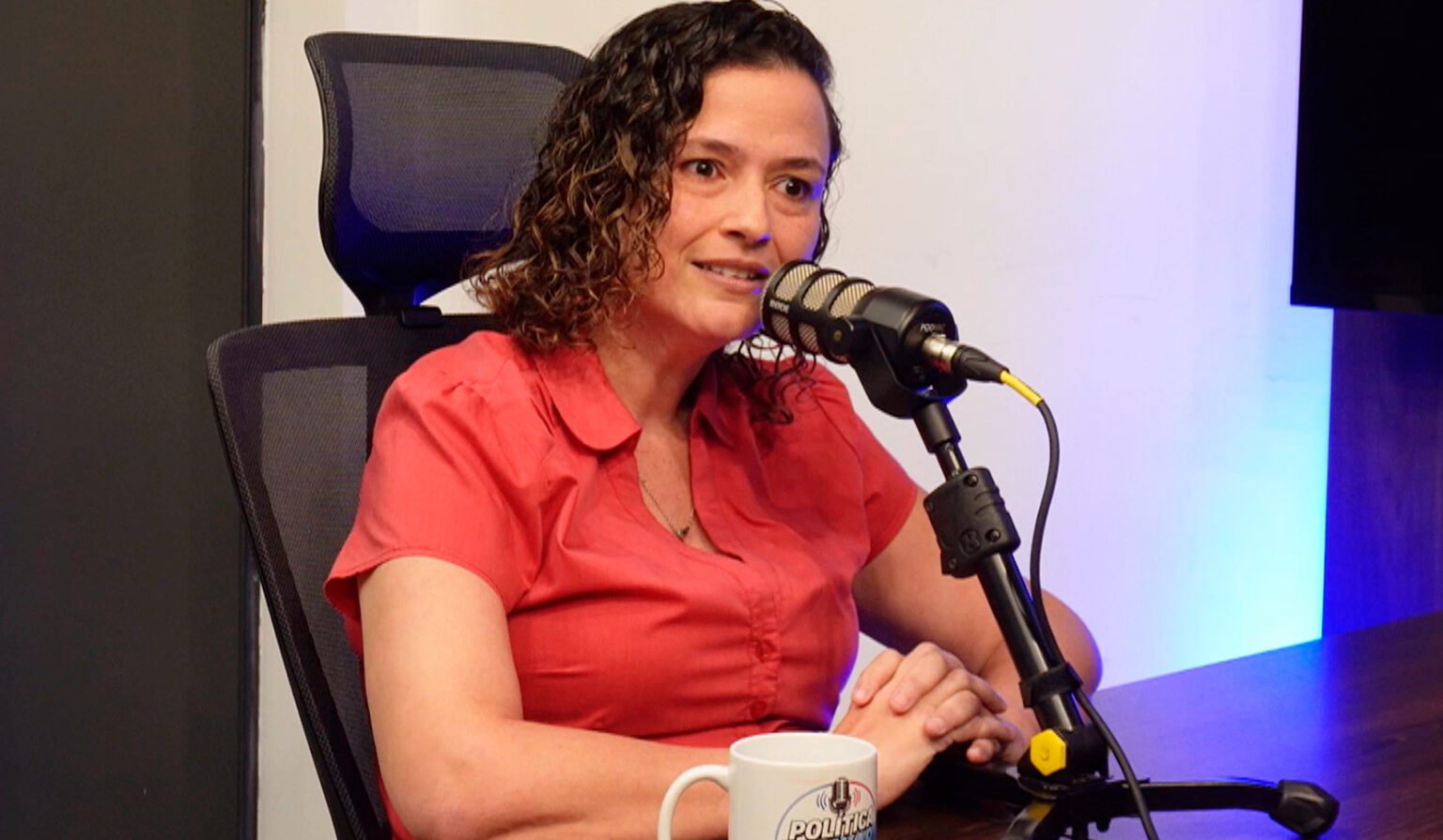 Uma nova voz na política: conheça a história de Rhovena Gurgel