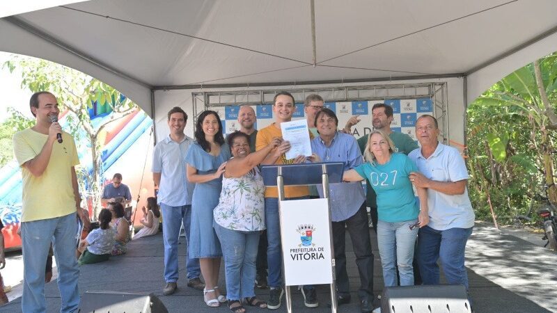 Pazolini assina ordem de serviço para construção de escola no bairro Jabour