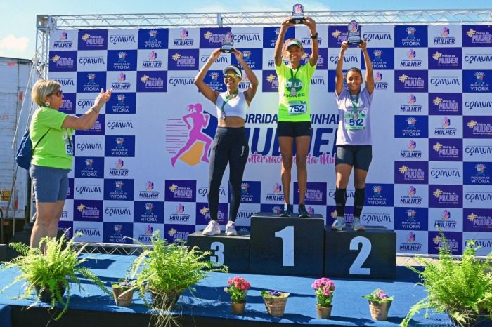 Corrida da Mulher leva conscientização para a orla de Camburi