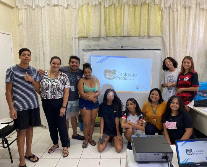 Adolescentes participam da oficina “Mapa de Oportunidades”