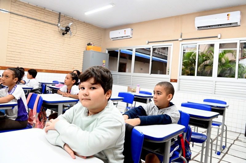 Escola em Santa Lucia ganha nova rede elétrica e climatização