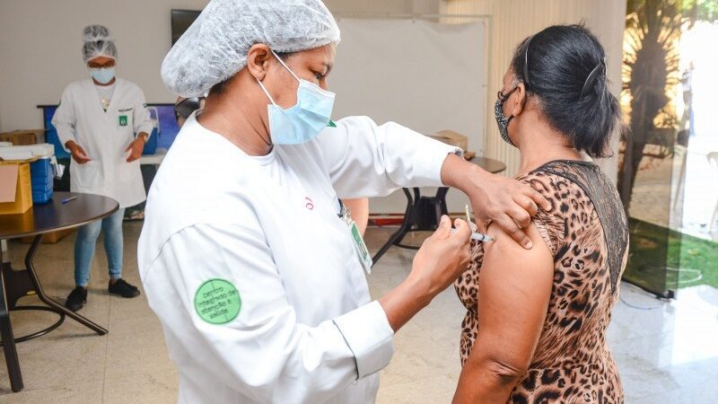 Novas oportunidades de vacinação em Vitória: 7.200 vagas abertas contra Covid e Gripe