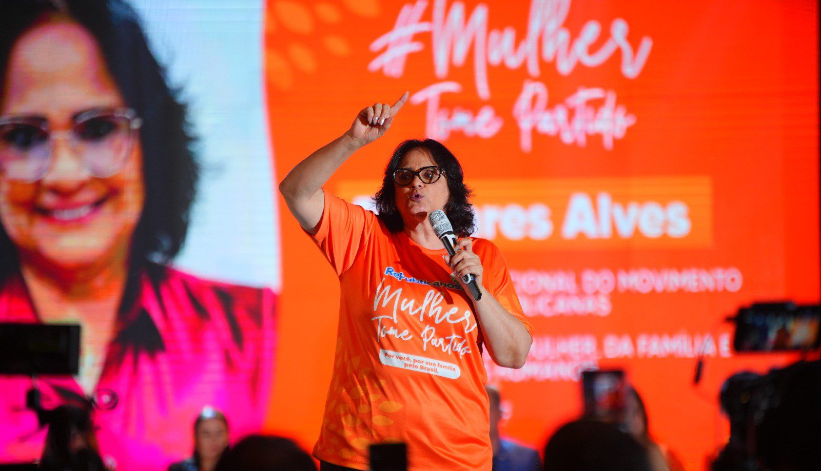 Lançamento da campanha de filiação ao movimento ‘Mulher, tome partido’ é comandado pela senadora Damares Alves em Vitória