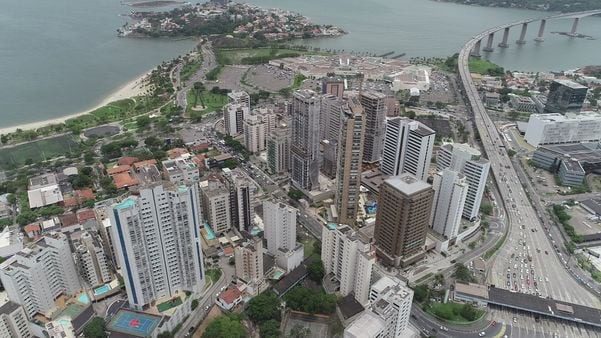 Vitória anuncia conjunto de melhorias viárias para o tráfego na área da Praia do Canto e Enseada