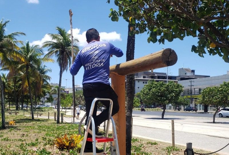 Manutenção Periódica nos Chuveiros das Praias de Vitória no Verão