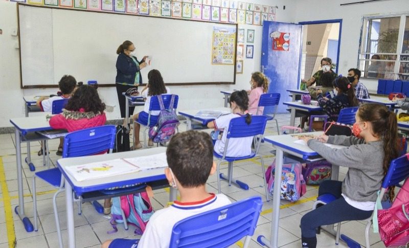 Oportunidade Educacional: Prefeitura de Vitória Anuncia Concurso Público para Professores