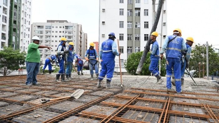 Progresso Constante: Centro de Assistência e Esportes com Obras em Pleno Andamento