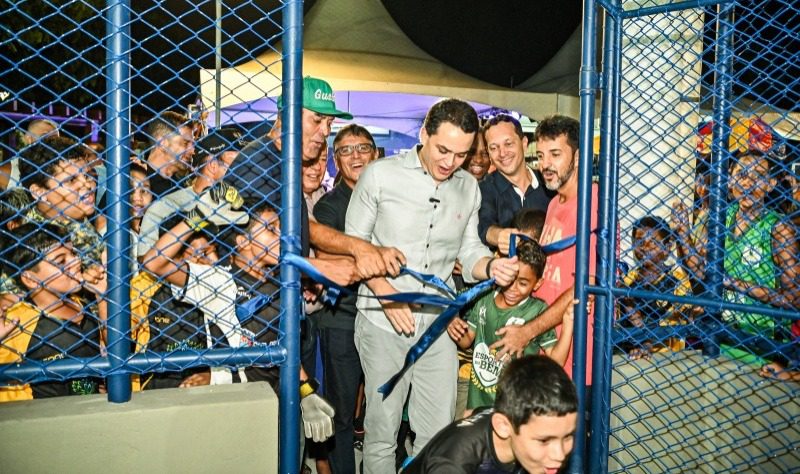 Bairro Itararé inaugura quadra com cobertura e vestiário novos para a comunidade local