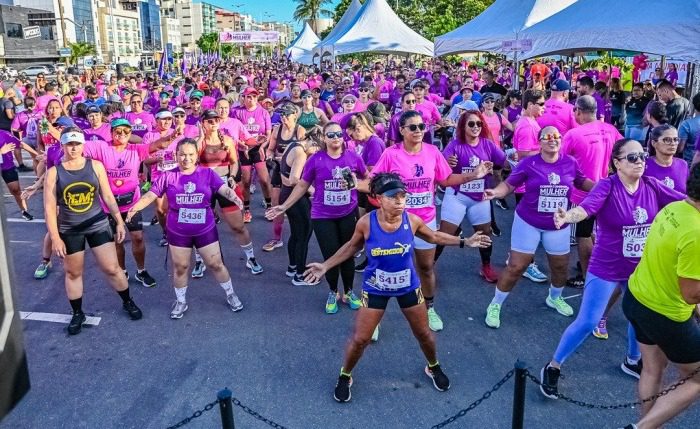 Evento Corrida da Mulher Atrai Mais de Mil Atletas à Orla de Camburi