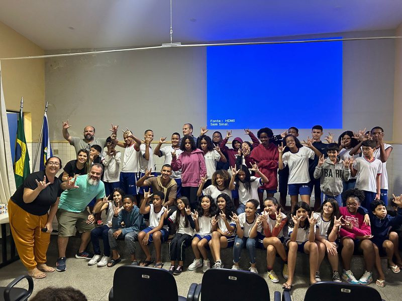 Evento em prol da educação inclusiva ensina estudantes da capital