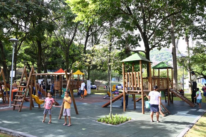 Animação marca entrega de Parque Kids no Horto de Maruípe