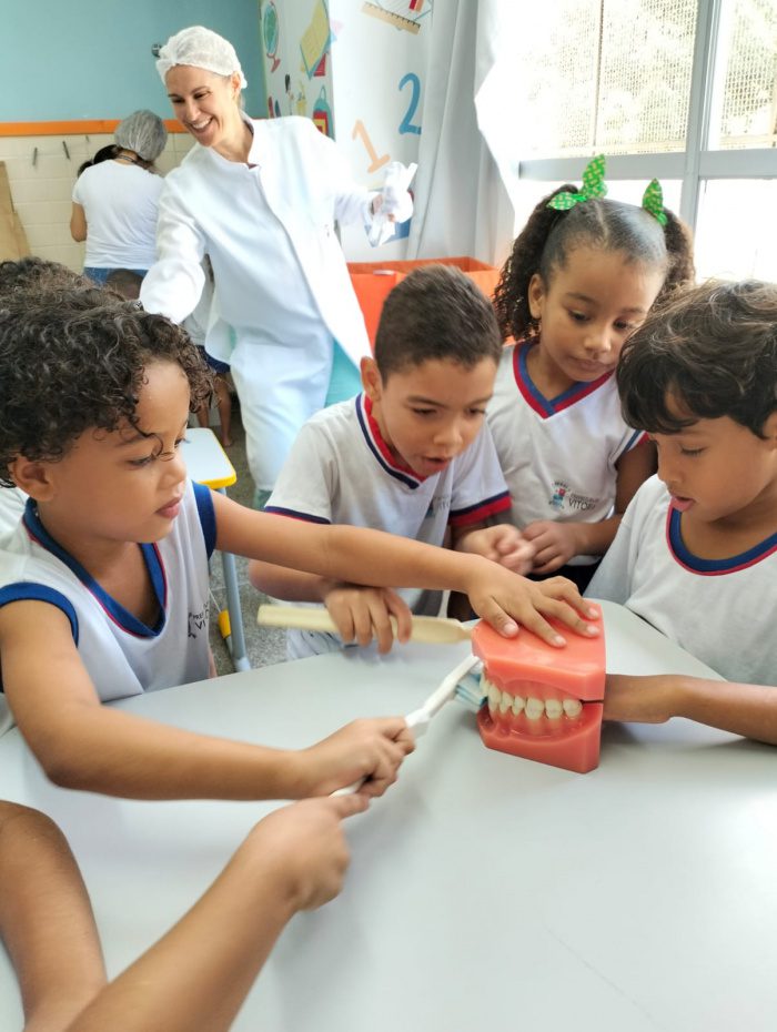 Vitória promove Dia D do Mais Saúde Bucal em unidades municipais de ensino