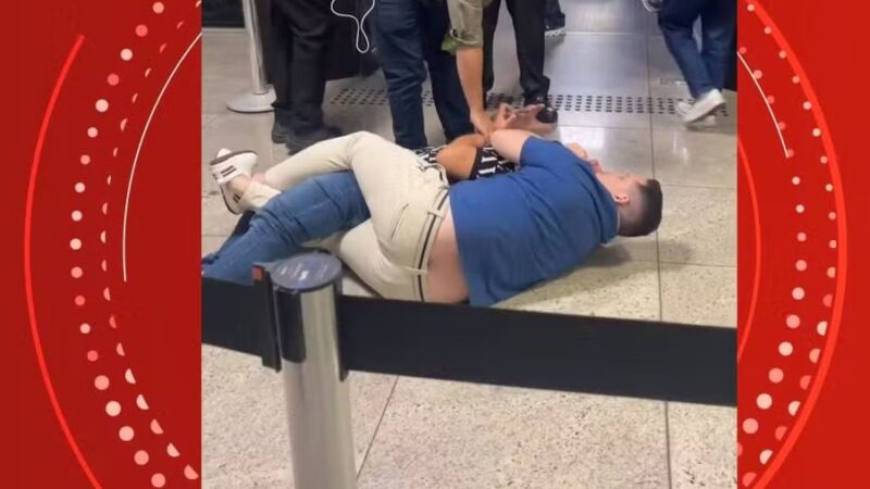 Passageiros brigam no chão em Aeroporto de Vitória