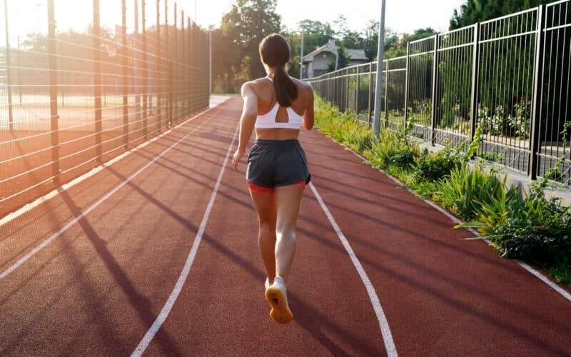 Treino de corrida: estratégias para auxiliar na perda de peso