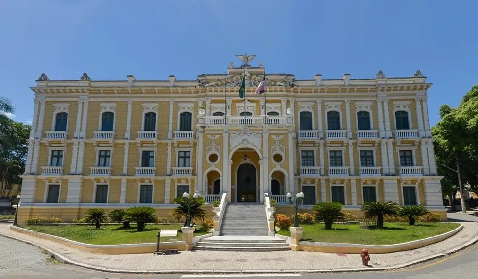 Trabalhador morre ao cair do telhado durante obra no Palácio Anchieta, sede do governo do ES